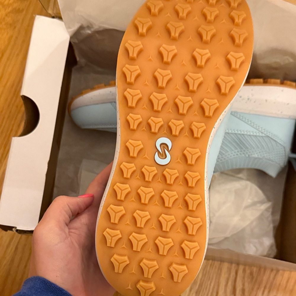 Stylish Light Blue Women's Sneakers - Picture 2 of 3